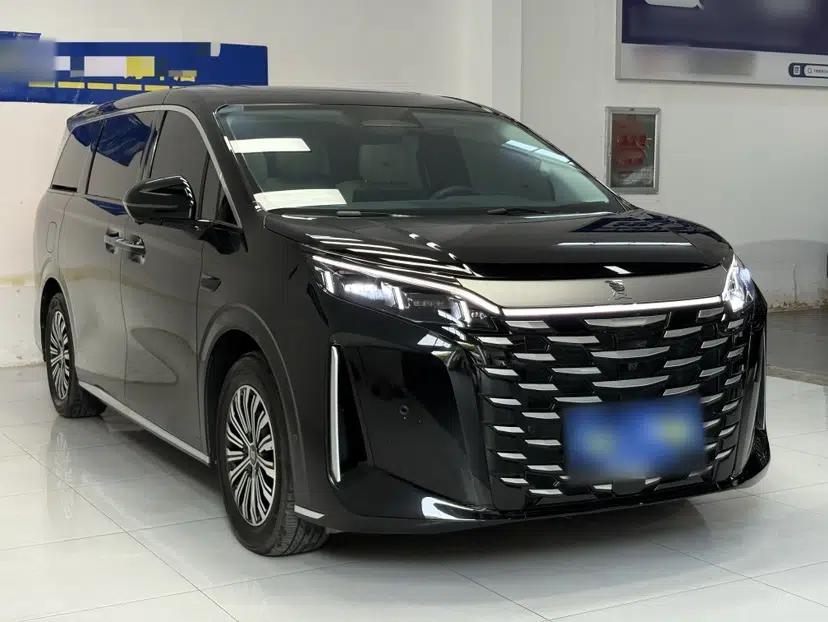 BYD Xia 2026 DM-i 1.5T 218KM Transcendence Edition — миниатюра 3