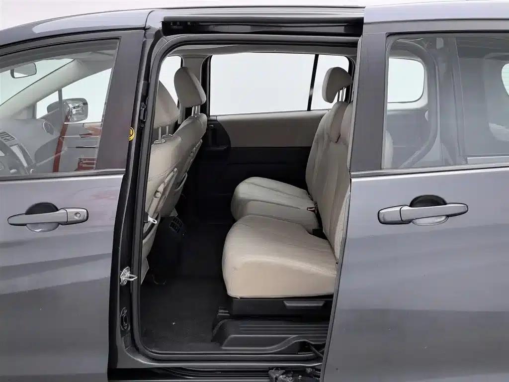 Mazda 5 2011 2.0L Automatic Comfort Model — миниатюра 15
