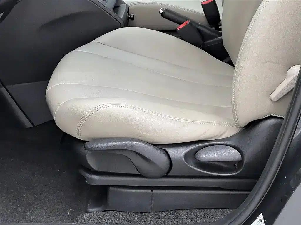 Mazda 5 2011 2.0L Automatic Comfort Model — миниатюра 20