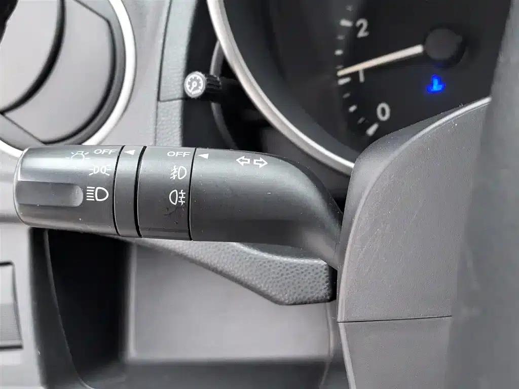 Mazda 5 2011 2.0L Automatic Comfort Model — миниатюра 21