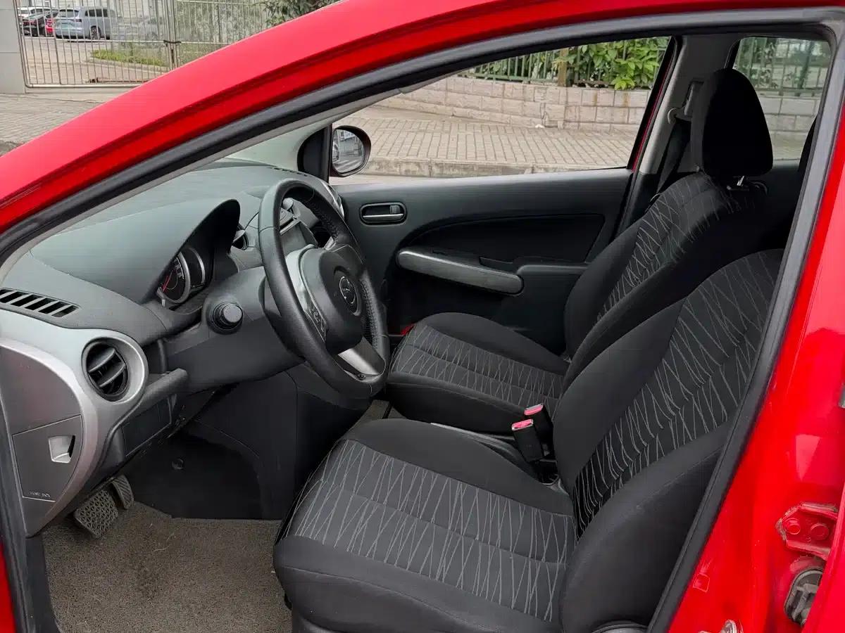 Mazda2 2011 Dynamic 1.5L Automatic Value Edition — миниатюра 11