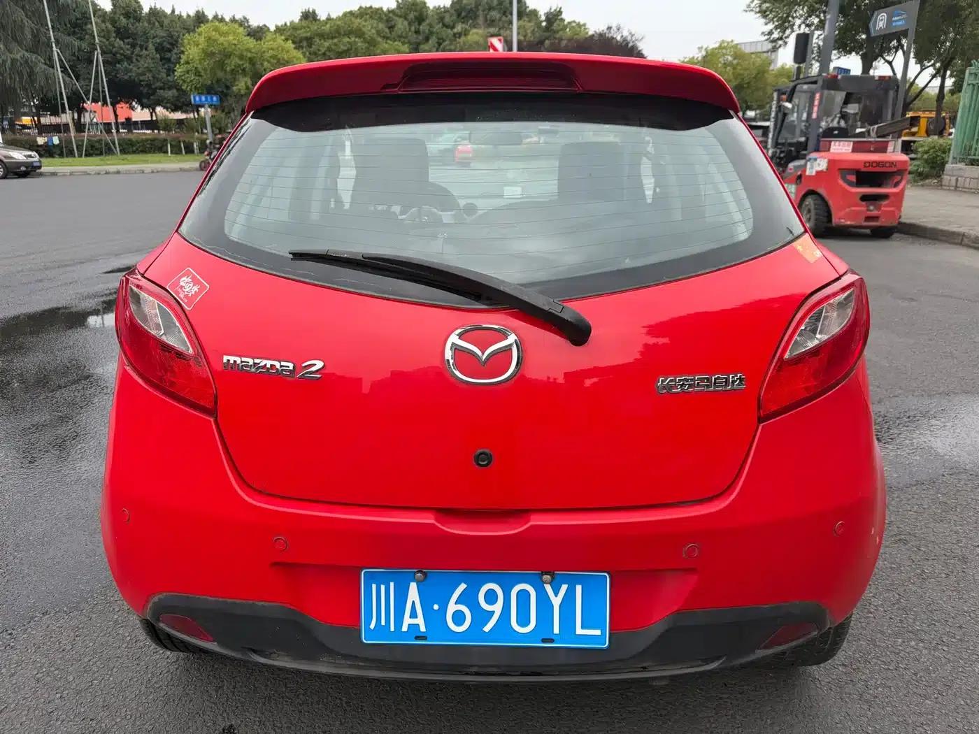 Mazda2 2011 Dynamic 1.5L Automatic Value Edition — миниатюра 5
