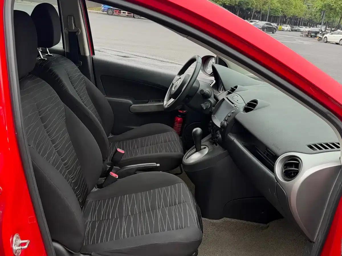 Mazda2 2011 Dynamic 1.5L Automatic Value Edition — миниатюра 9