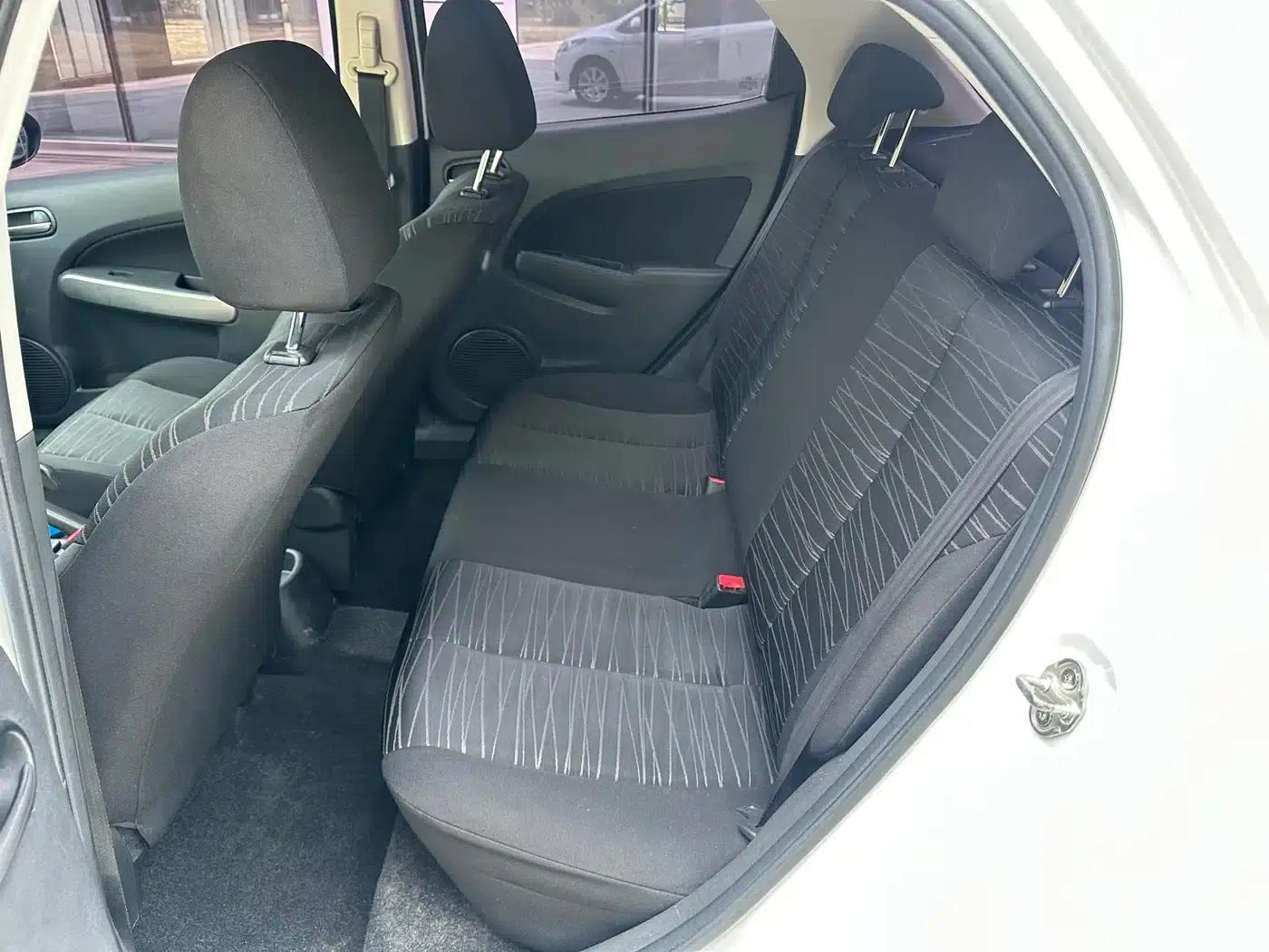 Mazda2 2011 Dynamic 1.5L Automatic Value Edition — миниатюра 6