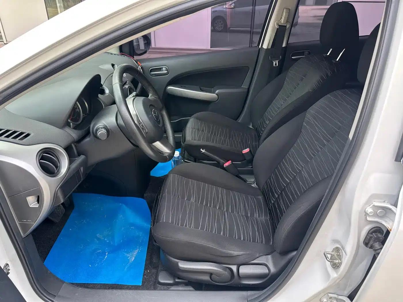 Mazda2 2011 Dynamic 1.5L Automatic Value Edition — миниатюра 7