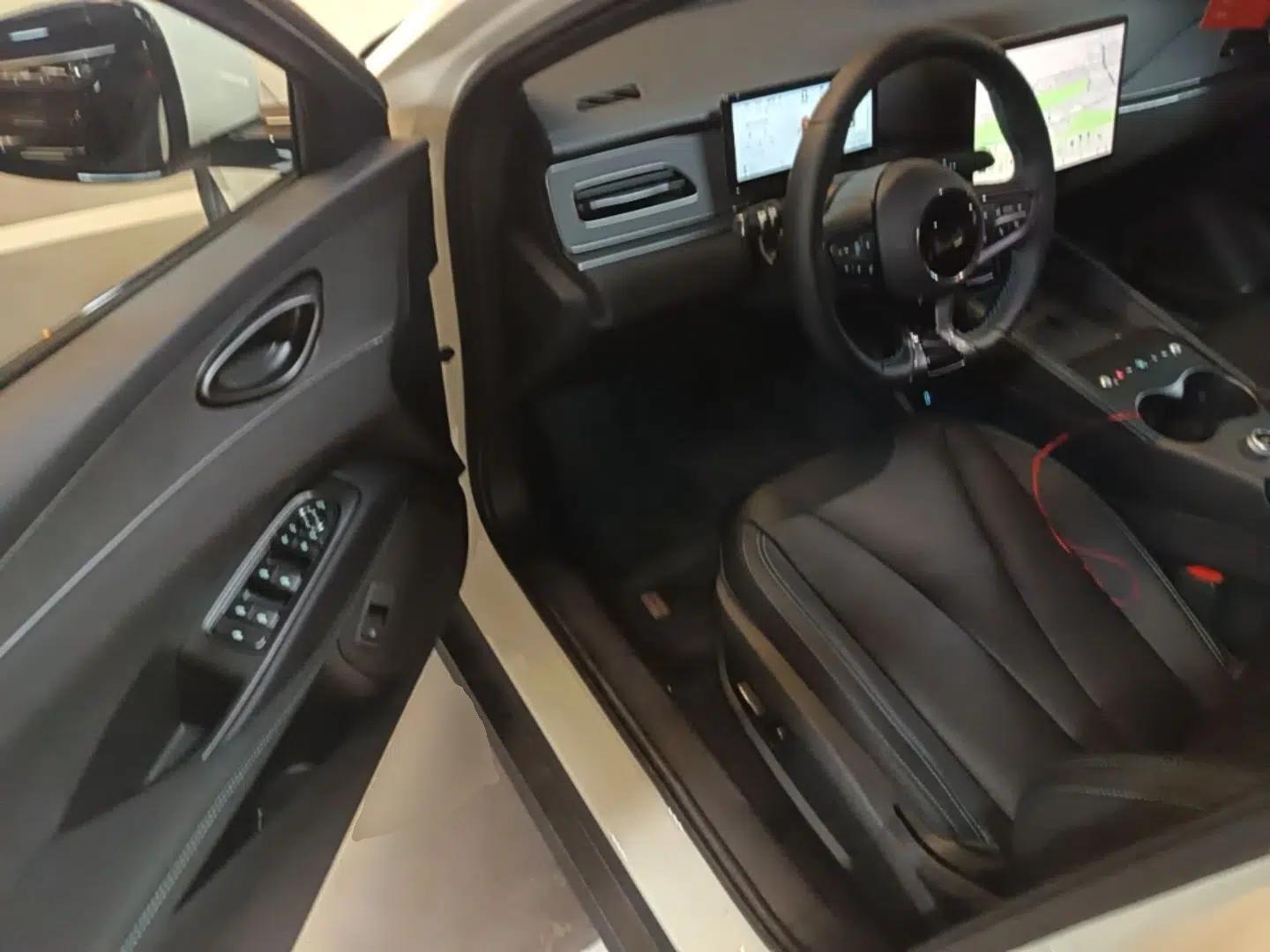 BYD Seal 06 DM-i Touring 2025 Model DM-i 150KM Deluxe — миниатюра 18