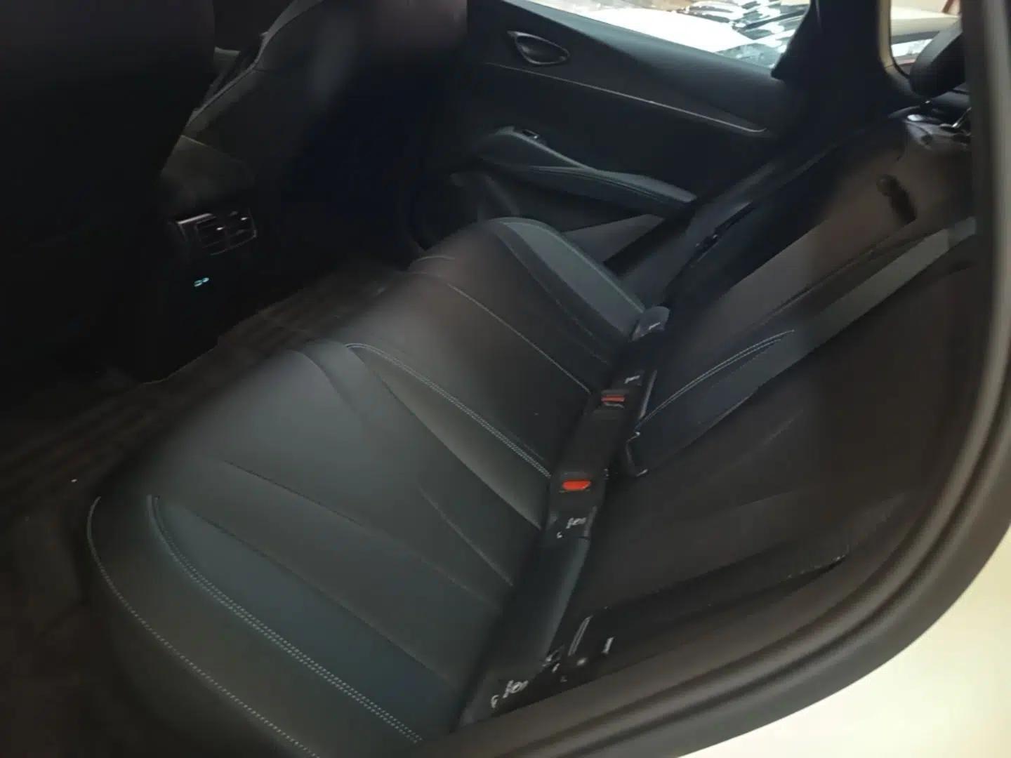 BYD Seal 06 DM-i Touring 2025 Model DM-i 150KM Deluxe — миниатюра 19