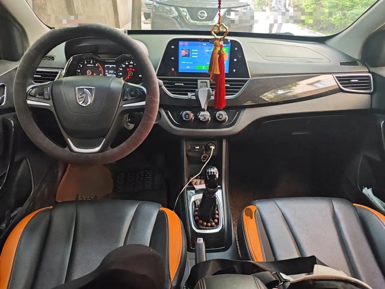 Baojun 310 2016 1.2L Manual Luxury Model — миниатюра 10