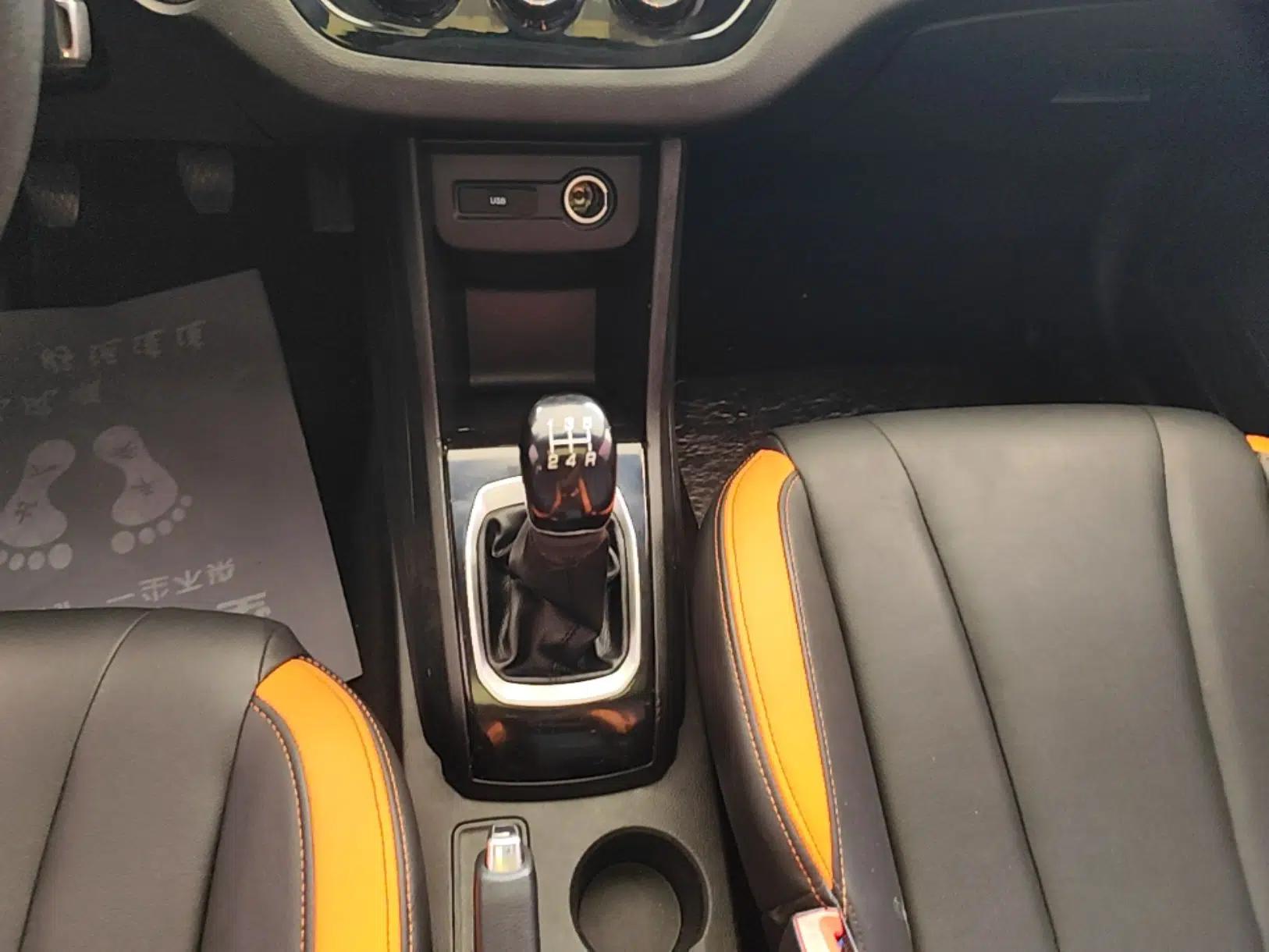 Baojun 310 2016 1.2L Manual Luxury Model — миниатюра 17