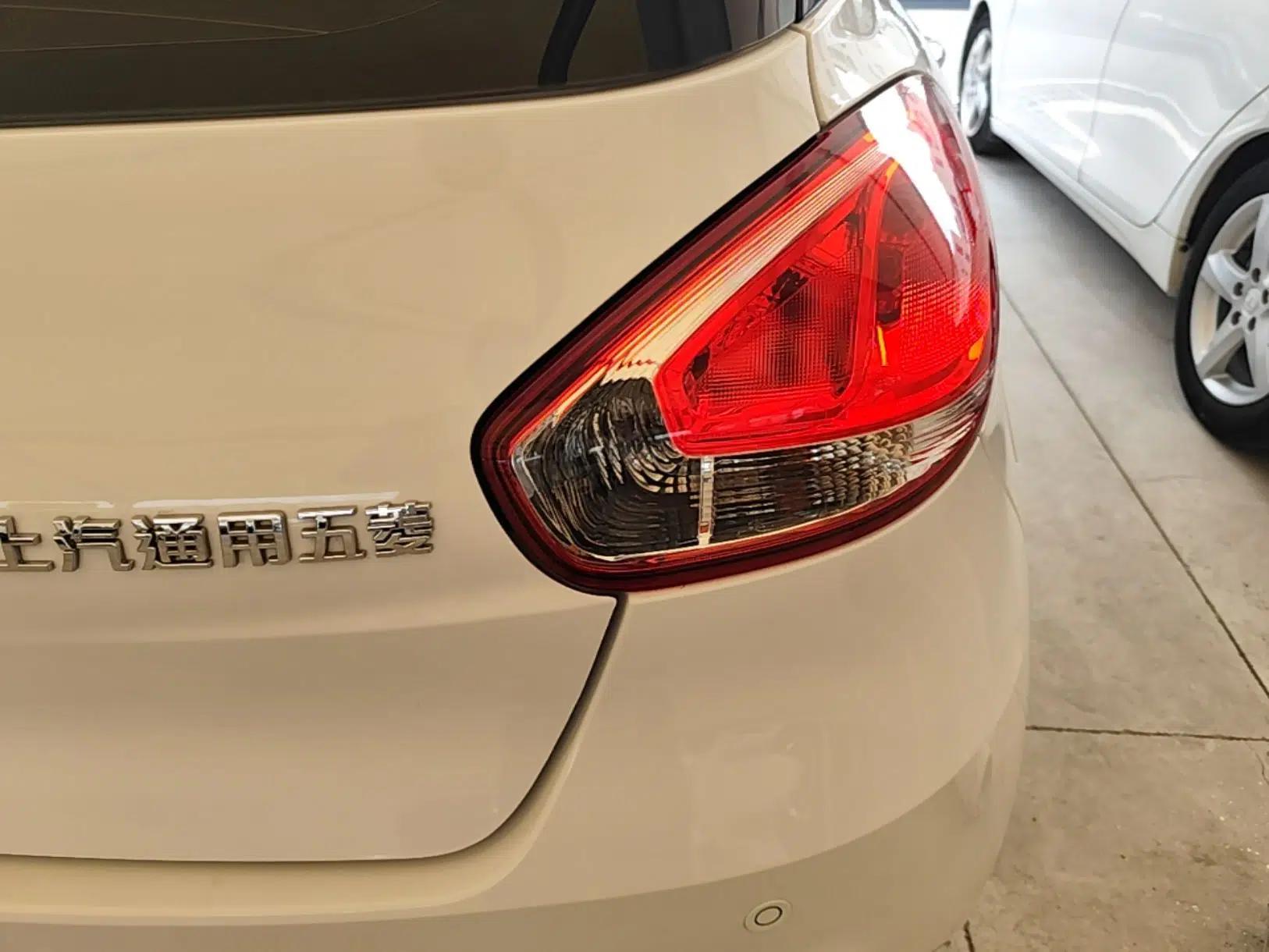 Baojun 310 2016 1.2L Manual Luxury Model — миниатюра 7