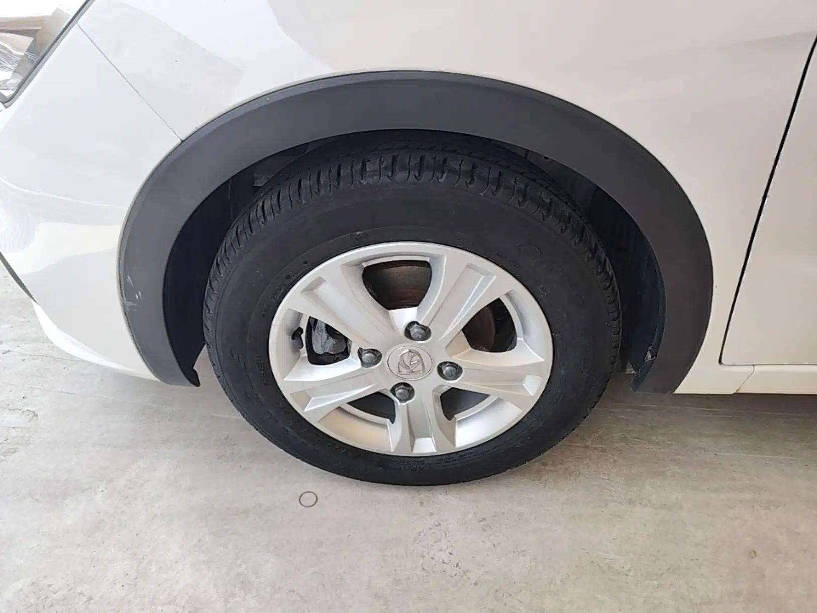 Baojun 310 2016 1.2L Manual Luxury Model — миниатюра 8