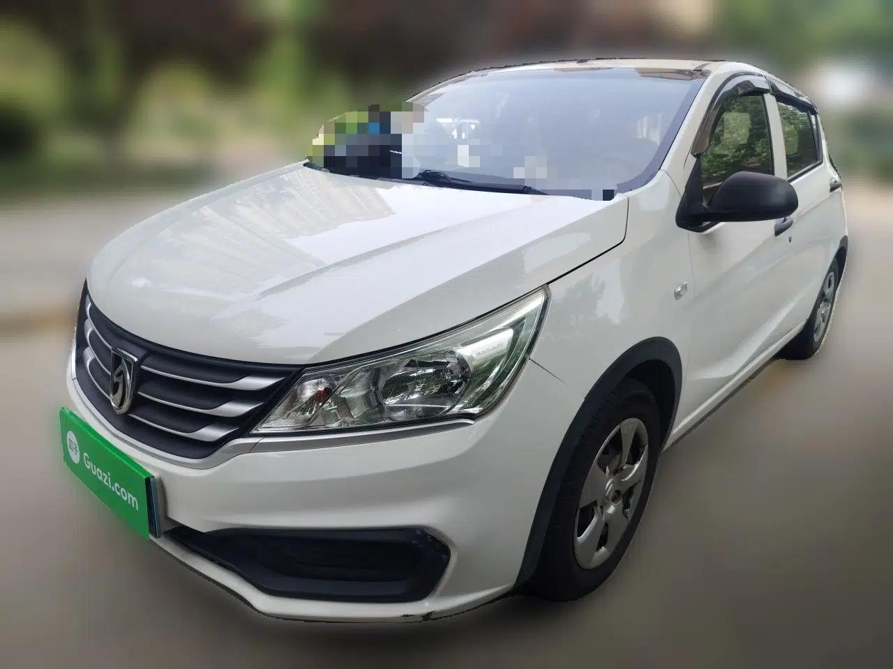 Baojun 310 2016 1.2L Manual Value Edition — миниатюра 1