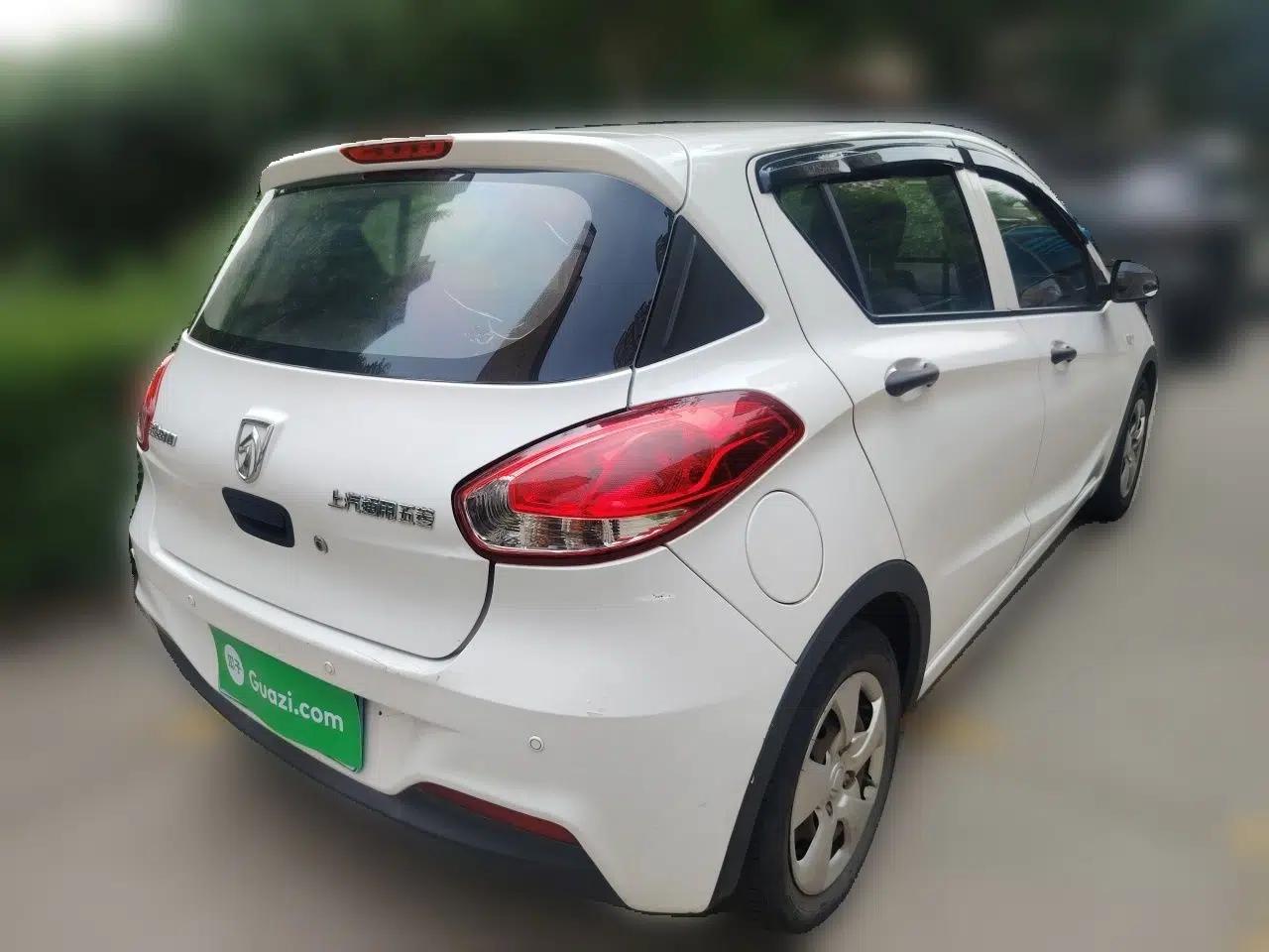 Baojun 310 2016 1.2L Manual Value Edition — миниатюра 6