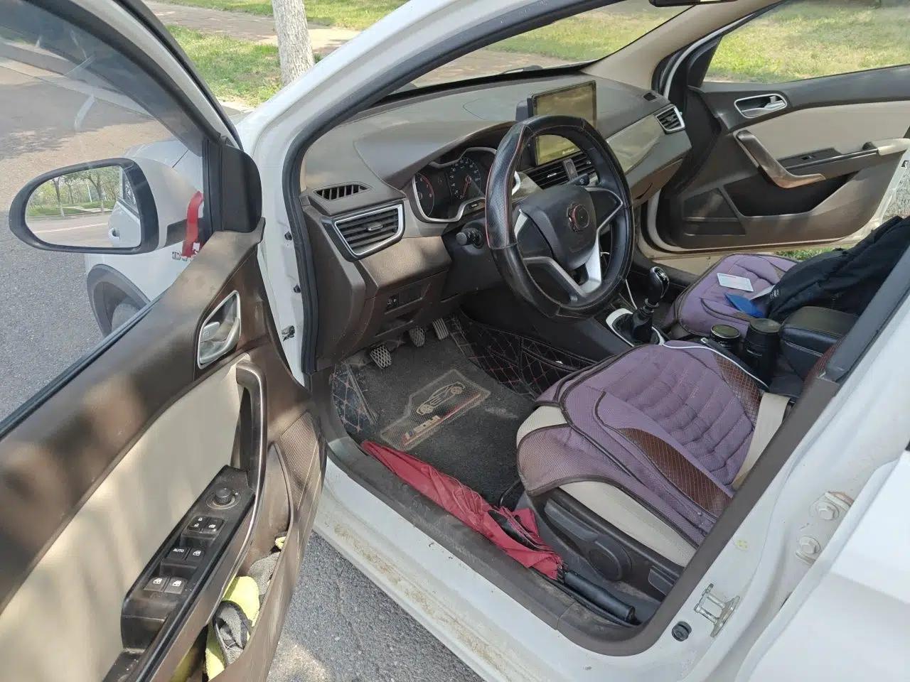 Baojun 310W 2017 1.5L Manual Comfort Version China VI Emission Standard — миниатюра 13