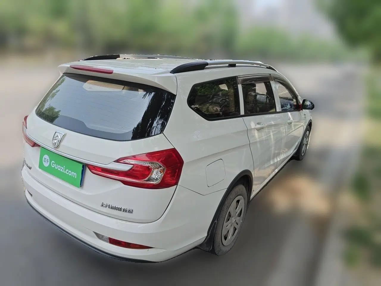 Baojun 310W 2017 1.5L Manual Comfort Version China VI Emission Standard — миниатюра 4