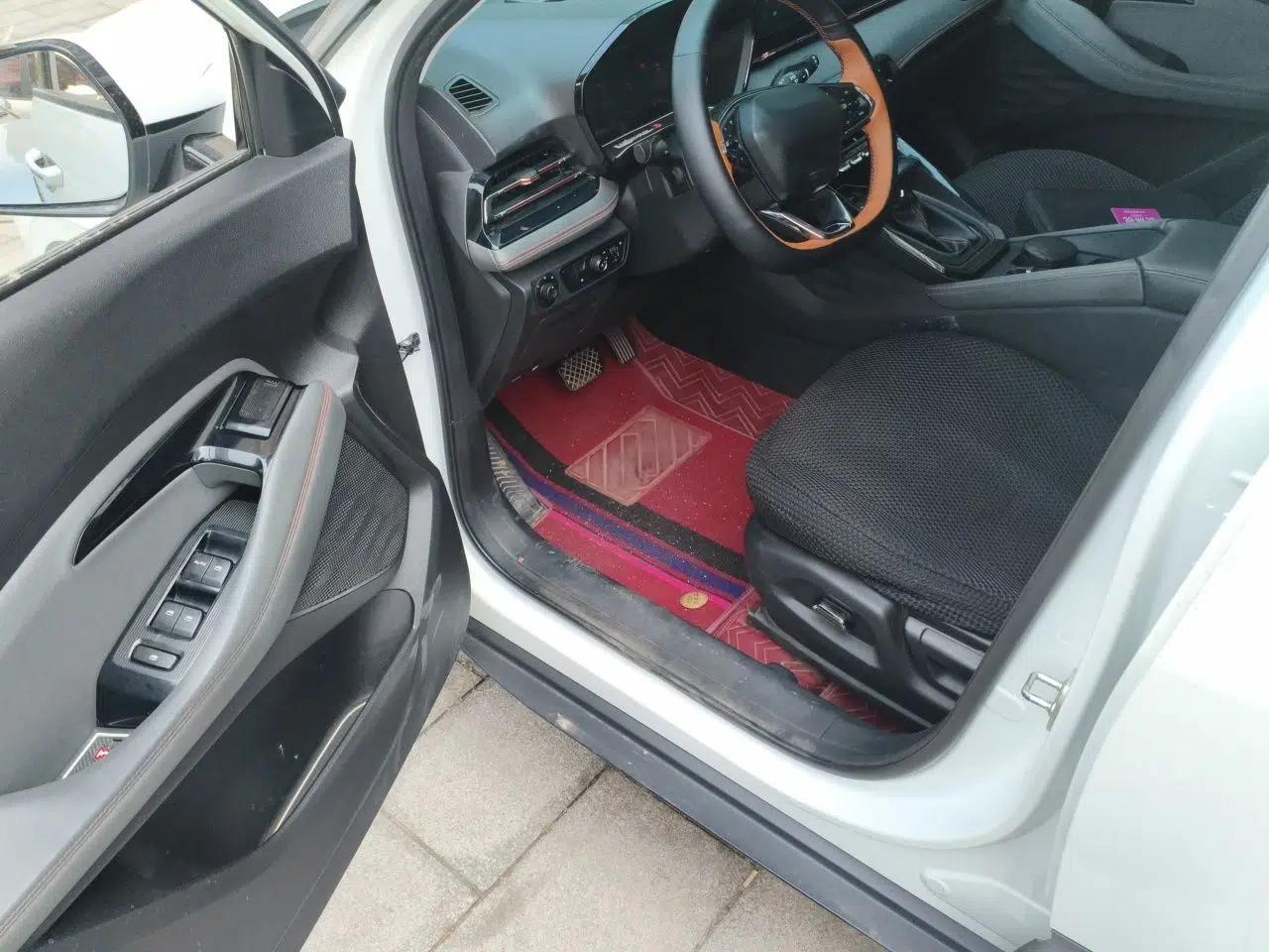 Baojun RS-3 2020 1.5L CVT 24-Hour Online Luxury Edition — миниатюра 17