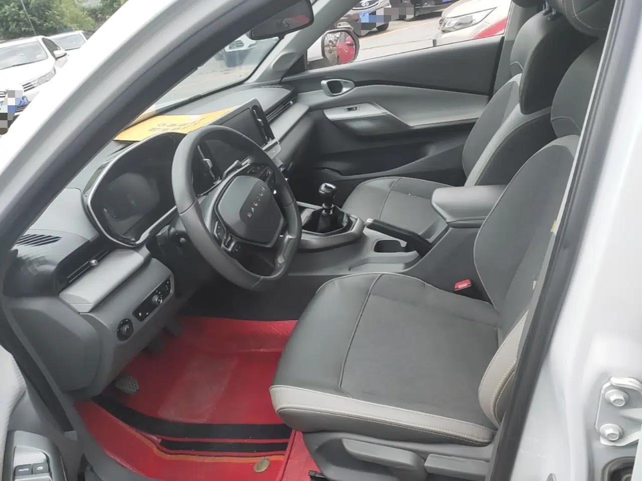 Baojun RC-5 2020 1.5T Manual Smart Luxury Edition — миниатюра 18