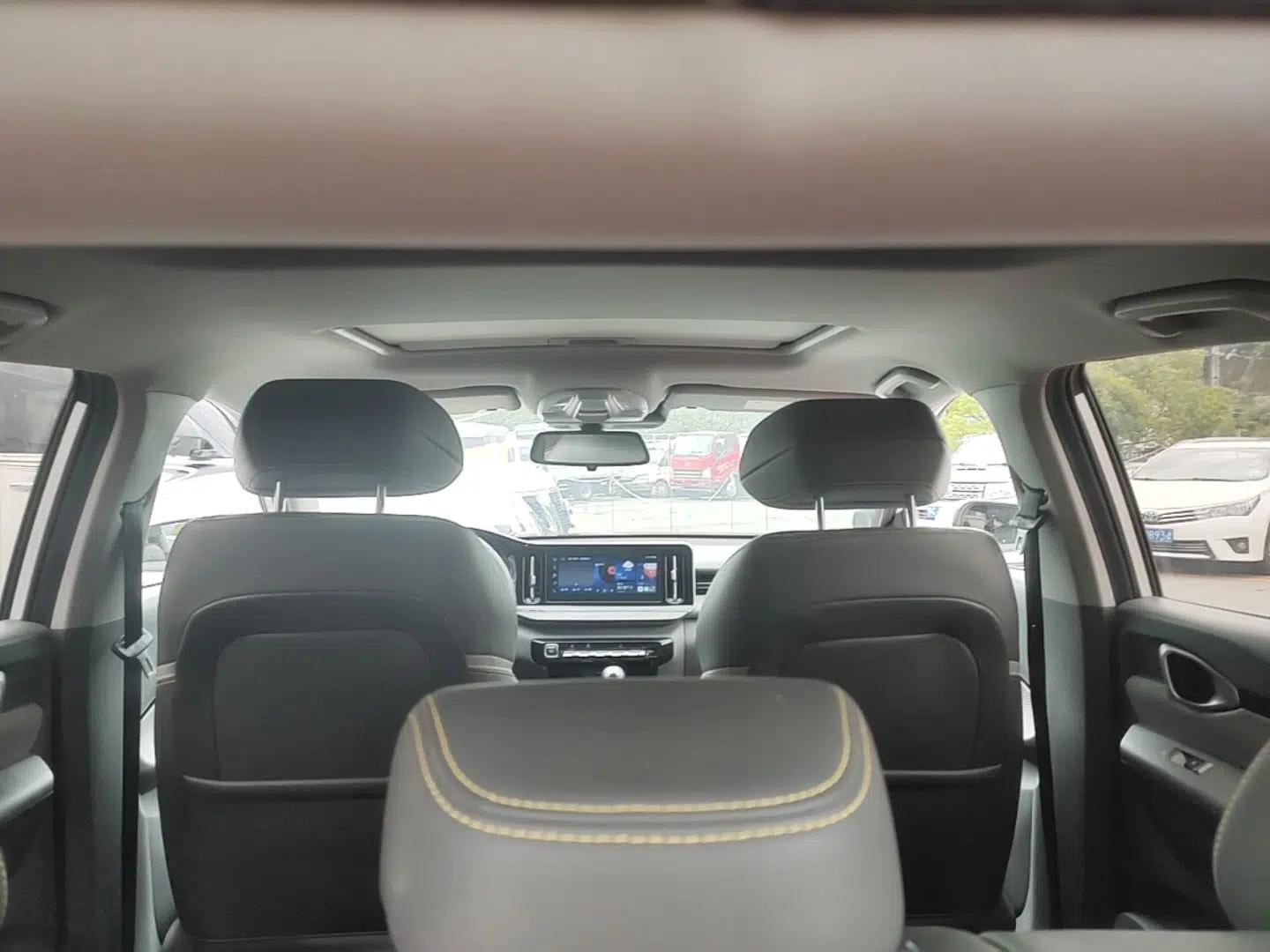 Baojun RC-5 2020 1.5T Manual Smart Luxury Edition — миниатюра 21