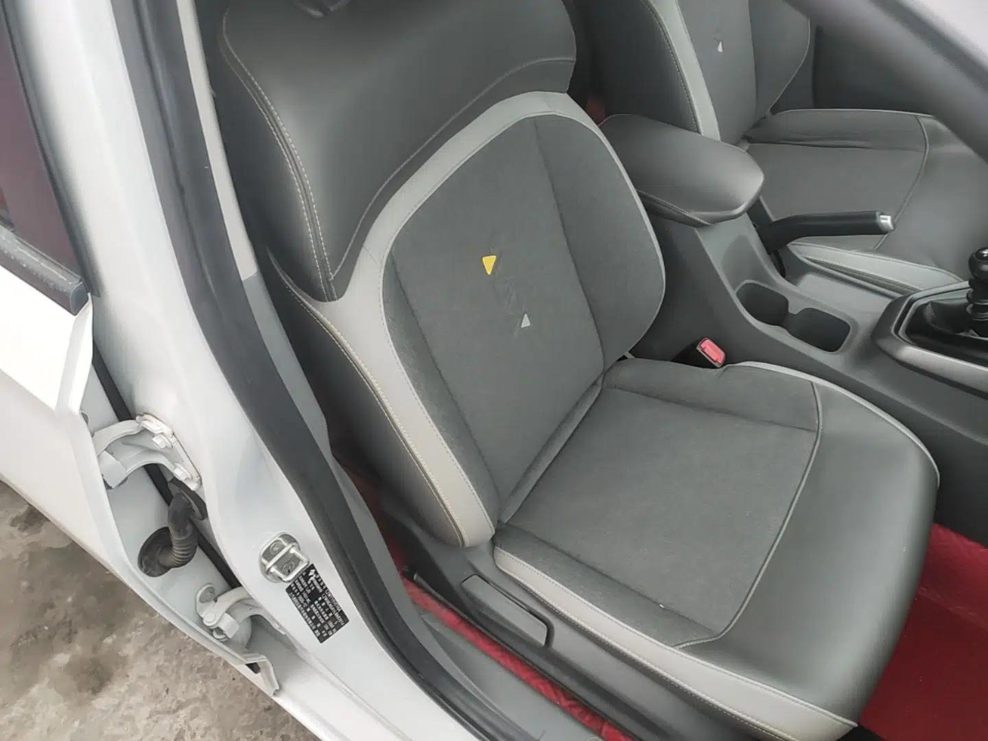 Baojun RC-5 2020 1.5T Manual Smart Luxury Edition — миниатюра 23