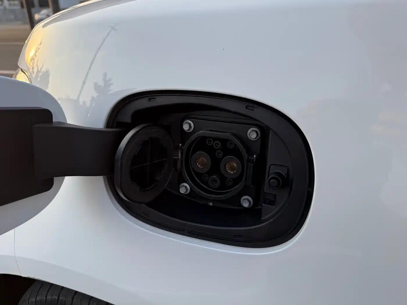 ORA White Cat 2020 360km Luxury Edition — миниатюра 19