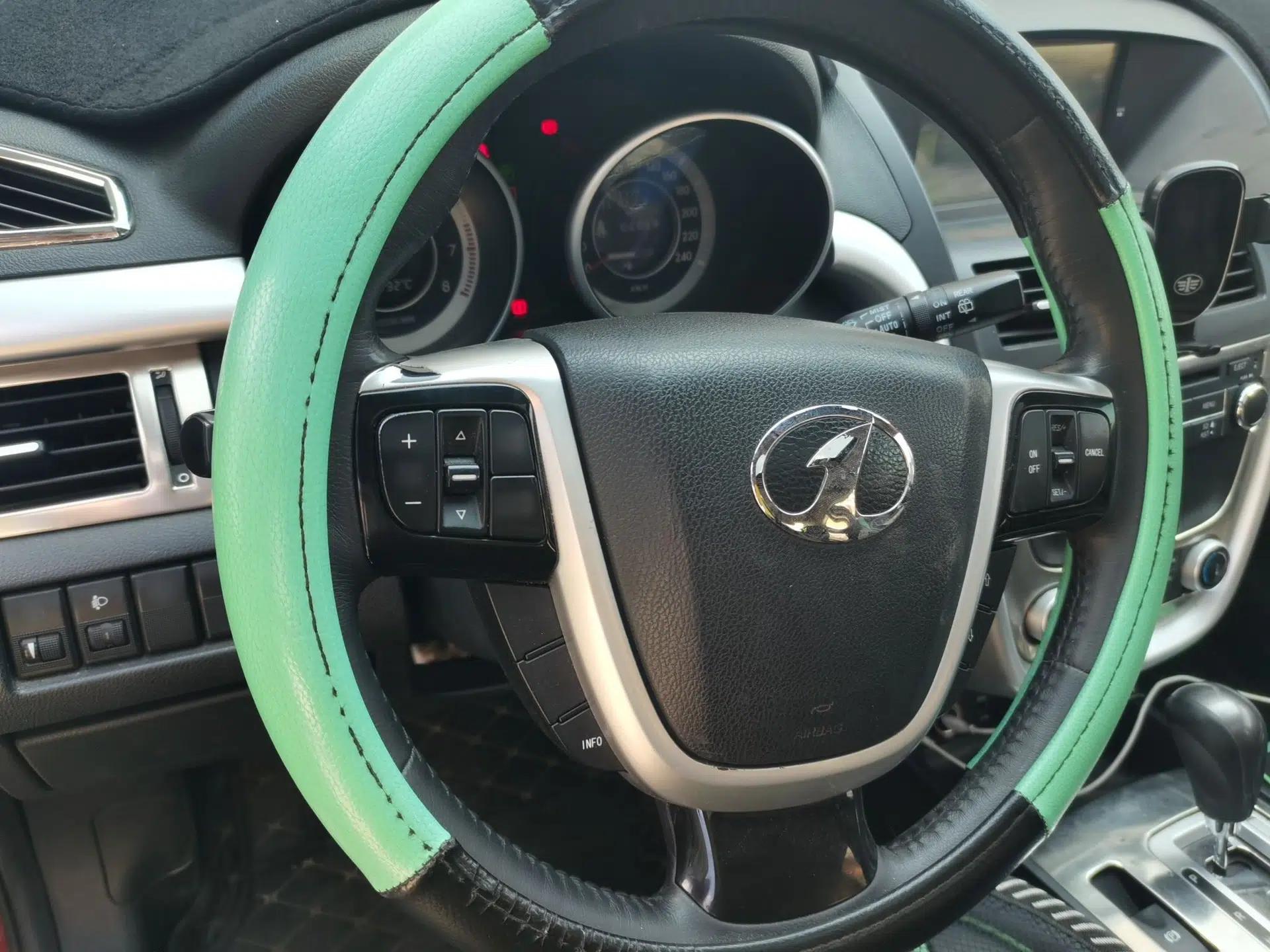 Bestune X80 2013 2.3L automatic luxury version — миниатюра 11