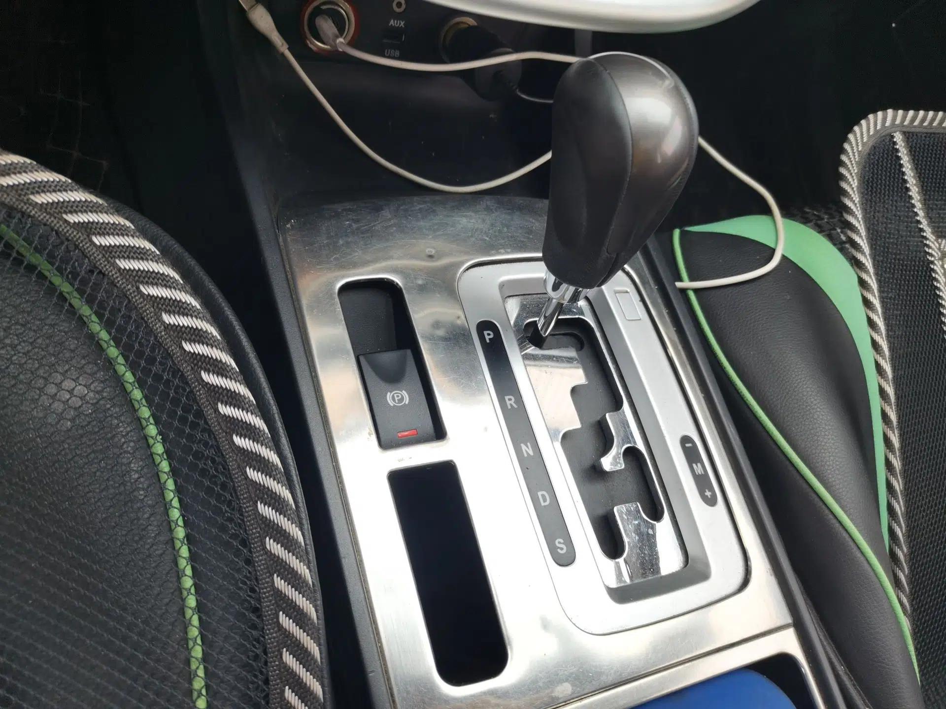 Bestune X80 2013 2.3L automatic luxury version — миниатюра 15