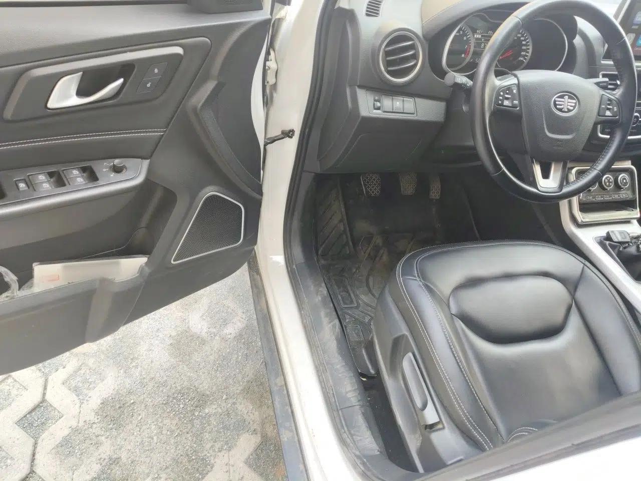 Bestune X40 2019 1.6L Manual Luxury Edition China VI — миниатюра 13