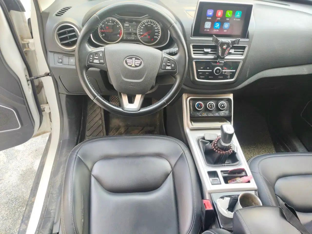 Bestune X40 2019 1.6L Manual Luxury Edition China VI — миниатюра 7