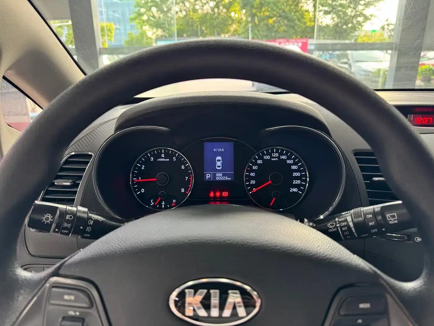 Kia K3S 2014 1.6L Automatic GL — миниатюра 11