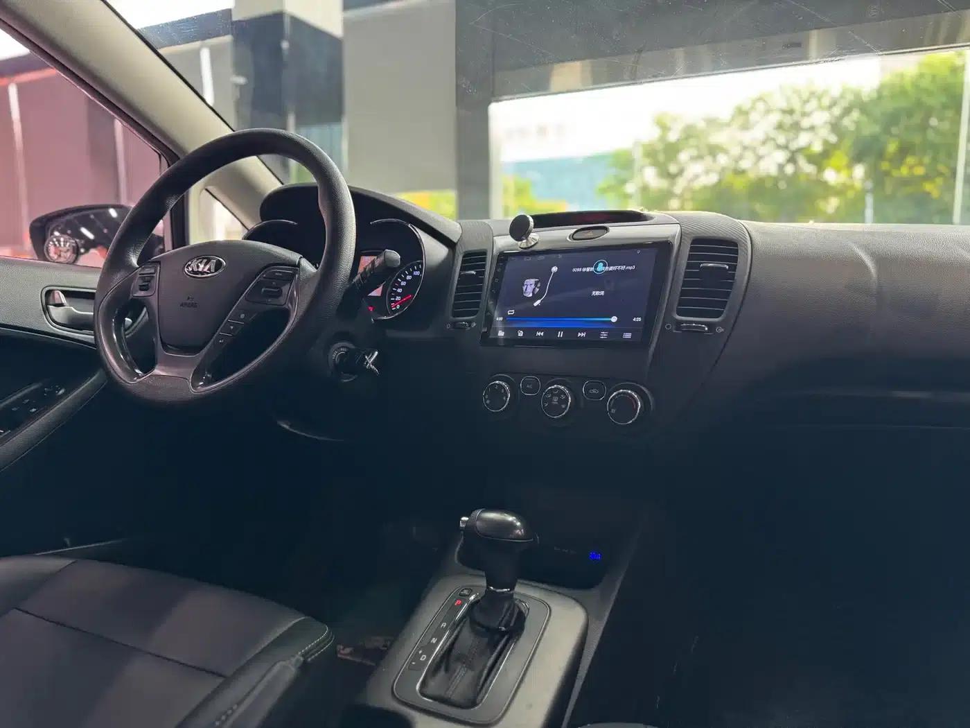 Kia K3S 2014 1.6L Automatic GL — миниатюра 15