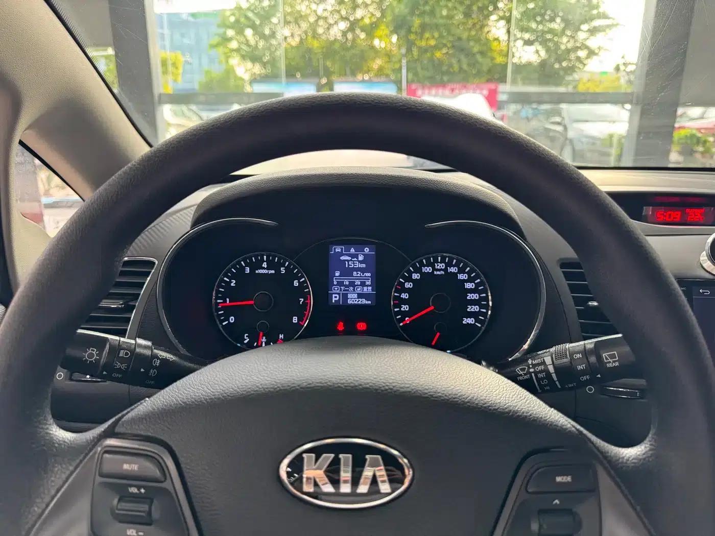 Kia K3S 2014 1.6L Automatic GL — миниатюра 16