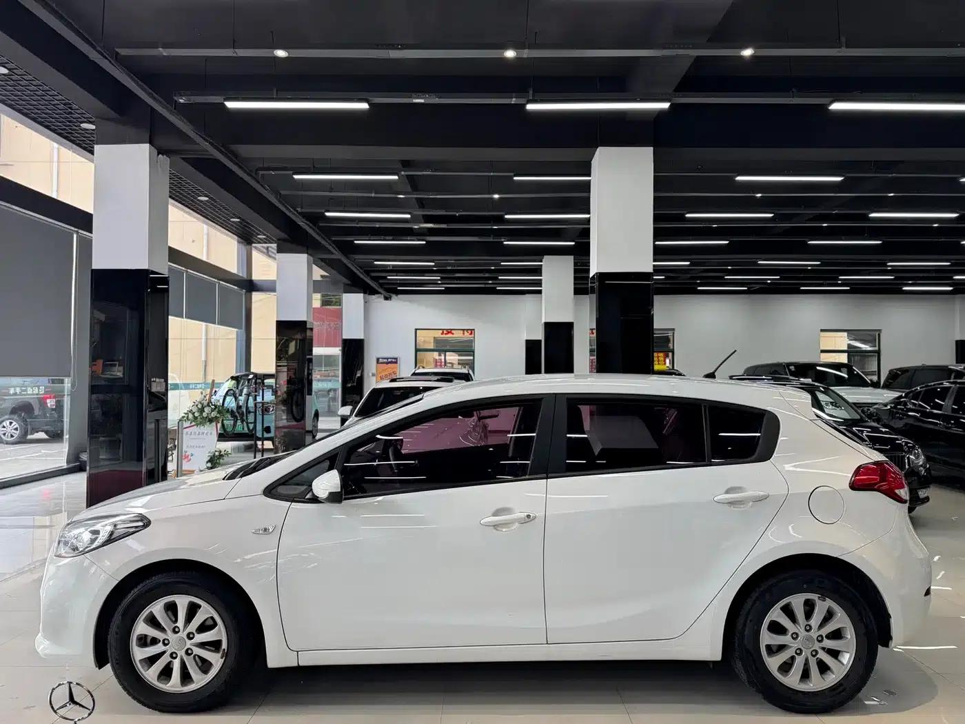 Kia K3S 2014 1.6L Automatic GL — миниатюра 4