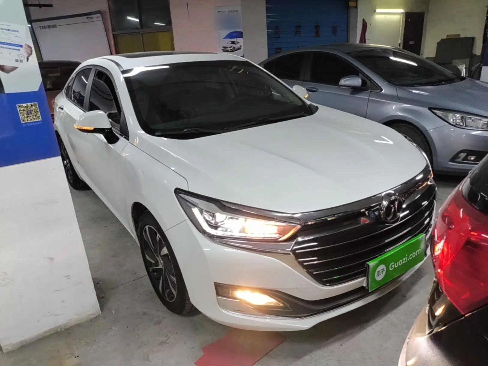 BAIC Beijing U7 2019 1.5T Manual New Smart Version China V — миниатюра 6