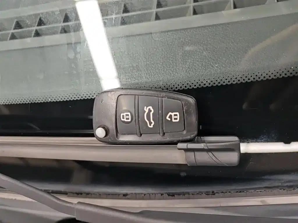 Chery E3 2015 1.5L Manual Smart Edition — миниатюра 9