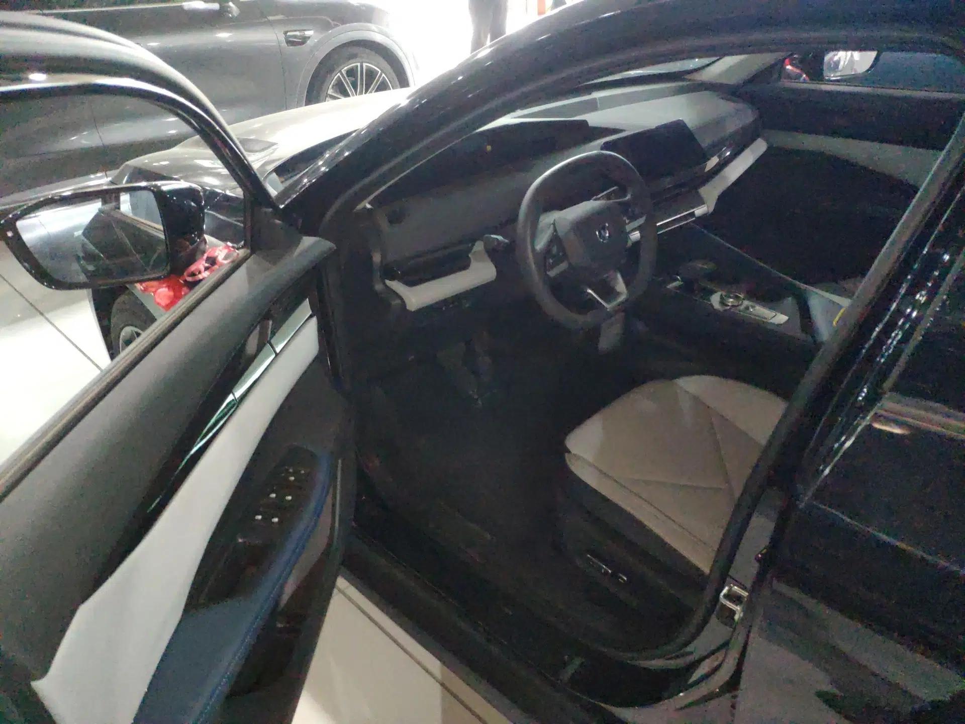 CHANGAN UNI-V iDD 2023 ZhiDian iDD 1.5T 113km Smart & Fun Version — миниатюра 18