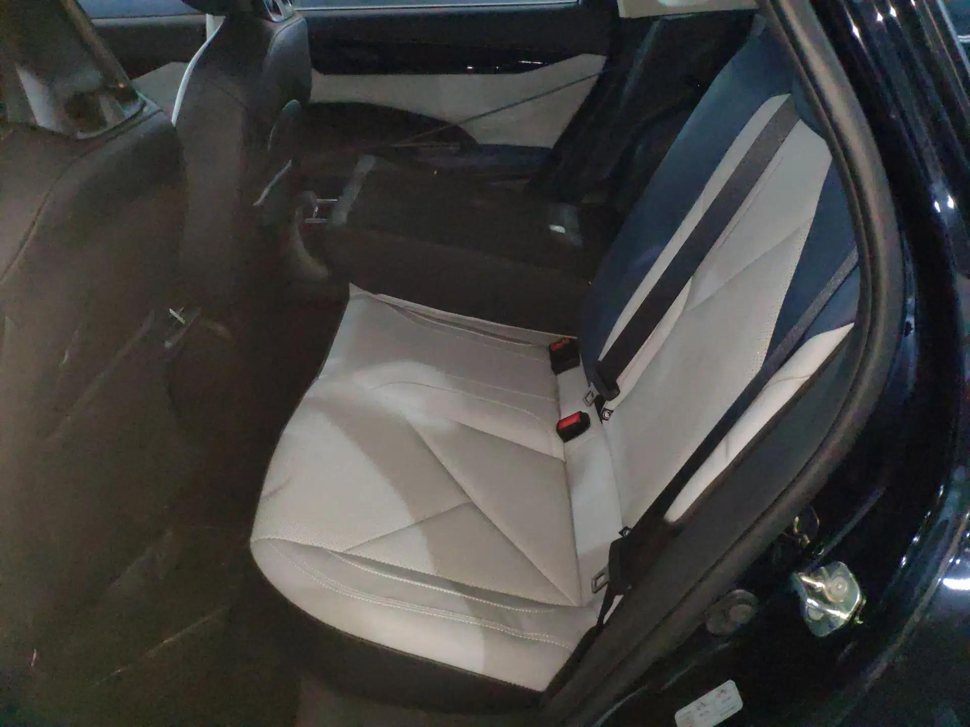 CHANGAN UNI-V iDD 2023 ZhiDian iDD 1.5T 113km Smart & Fun Version — миниатюра 20