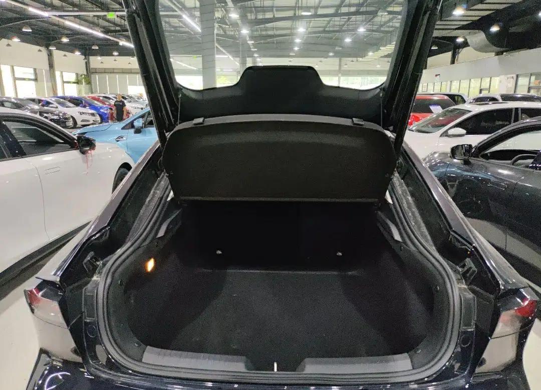 CHANGAN UNI-V iDD 2023 ZhiDian iDD 1.5T 113km Smart & Fun Version — миниатюра 22