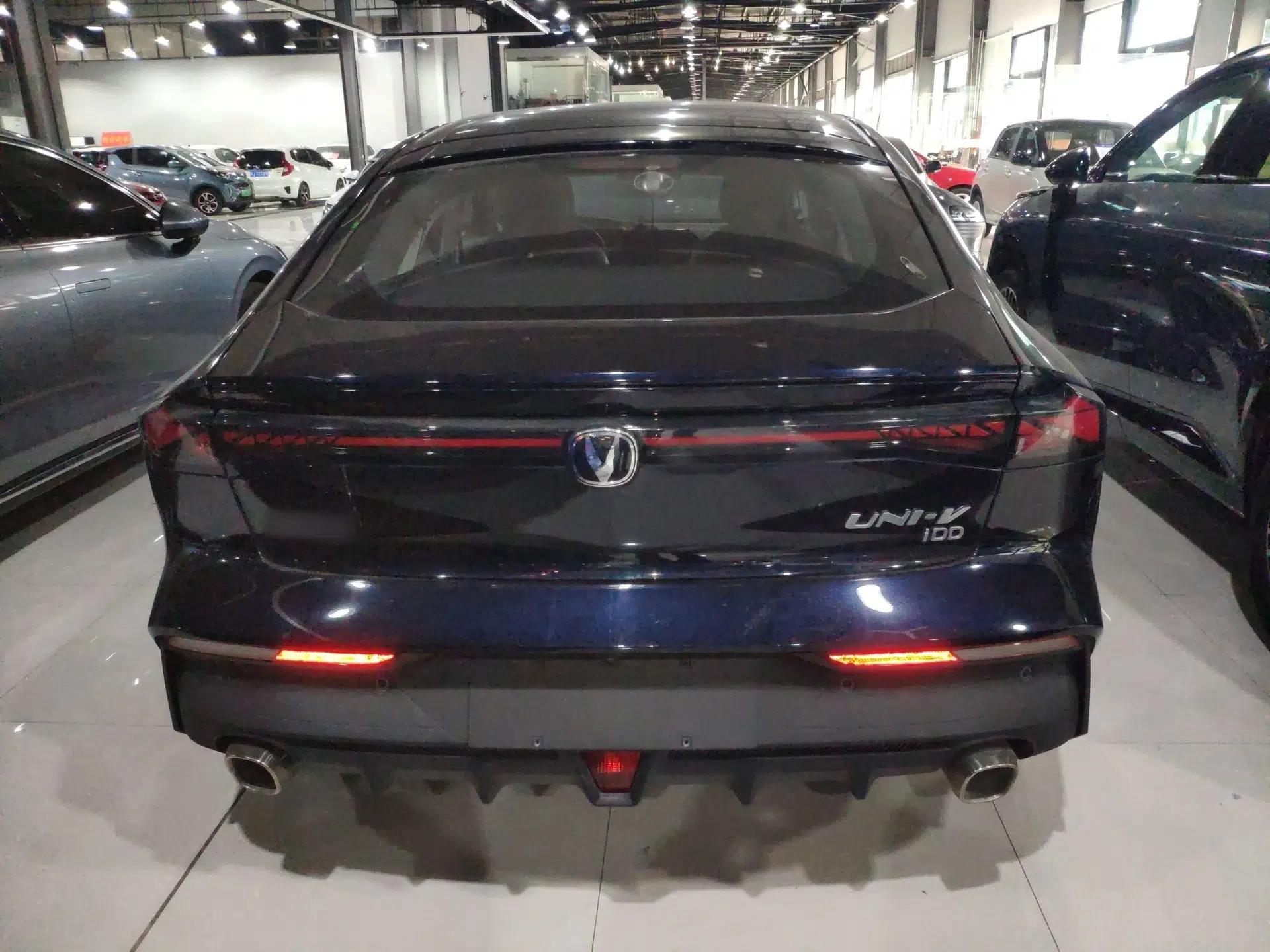 CHANGAN UNI-V iDD 2023 ZhiDian iDD 1.5T 113km Smart & Fun Version — миниатюра 5