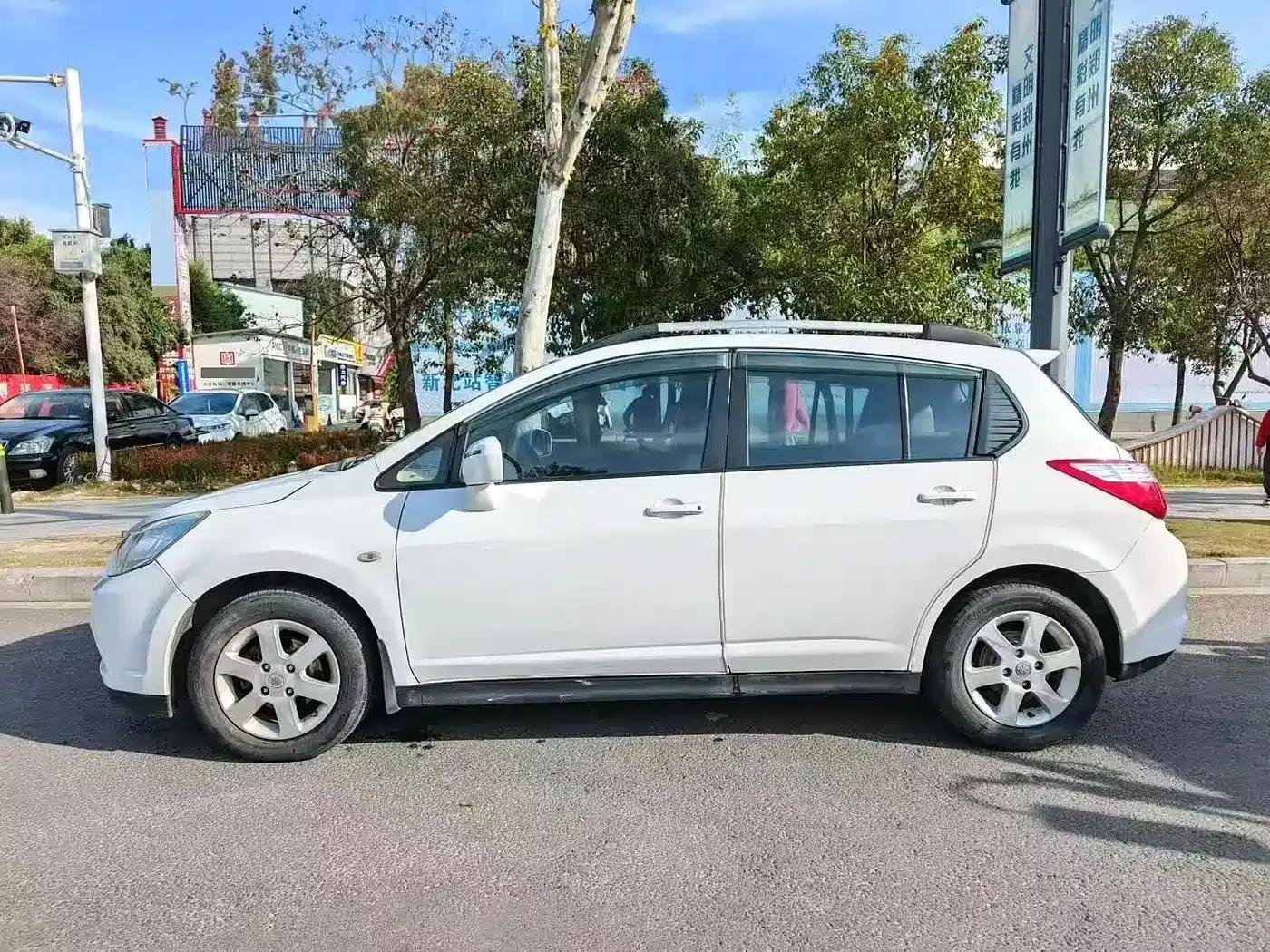 Venucia D50 2013 1.6L Automatic Fashion Edition — миниатюра 7