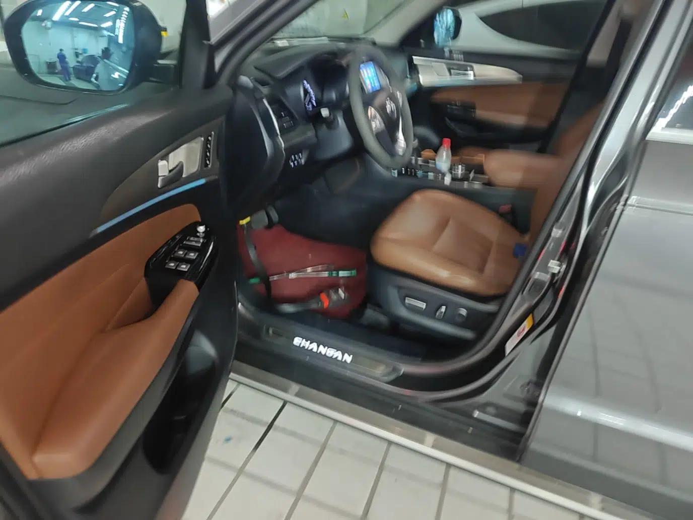CHANGAN CS95 2017 2.0T Four-Wheel Drive ZhiZun Edition — миниатюра 19