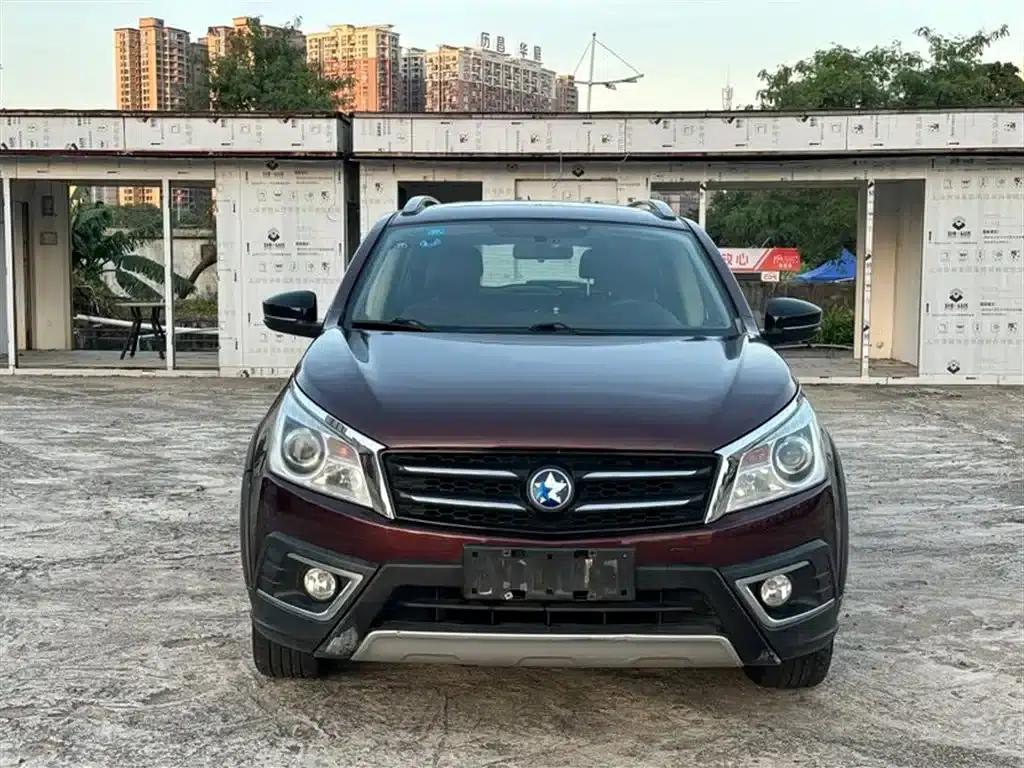 Venucia T70X 2016 2.0L CVT Smart Sport Edition — миниатюра 2