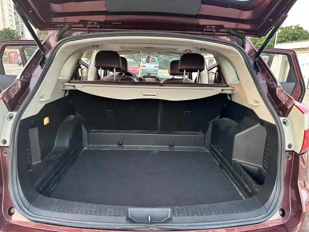 Venucia T70X 2016 2.0L CVT Smart Sport Edition — миниатюра 11