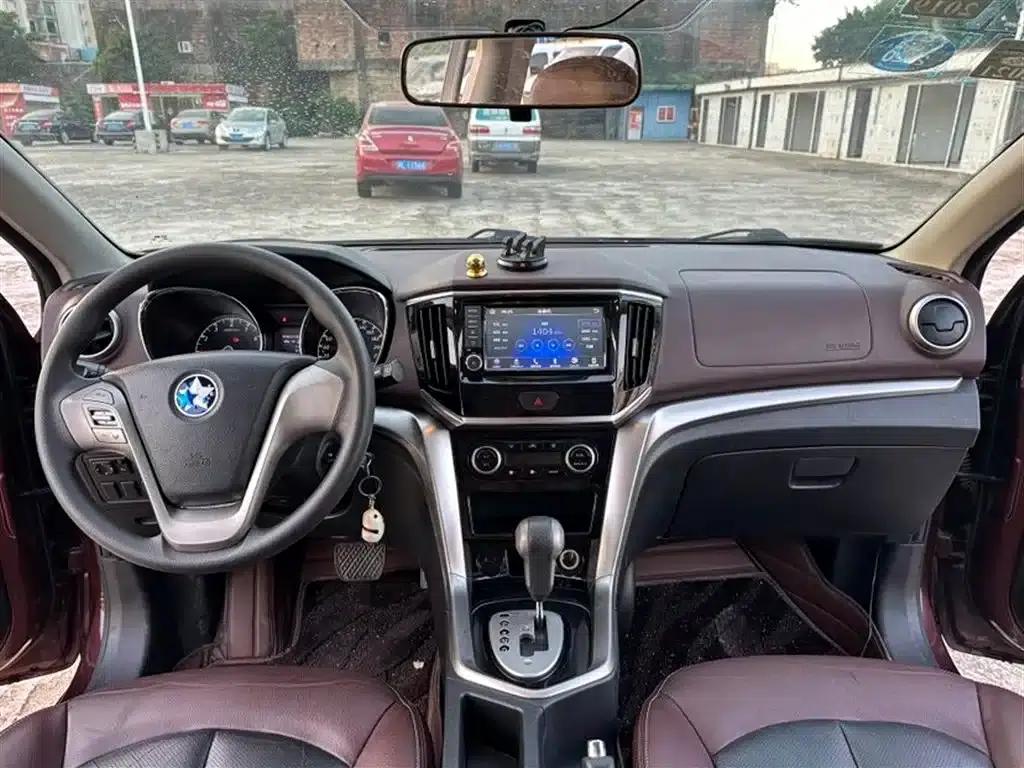 Venucia T70X 2016 2.0L CVT Smart Sport Edition — миниатюра 7