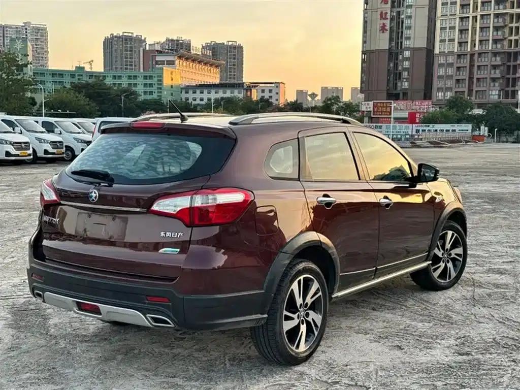 Venucia T70X 2016 2.0L CVT Smart Sport Edition — миниатюра 10