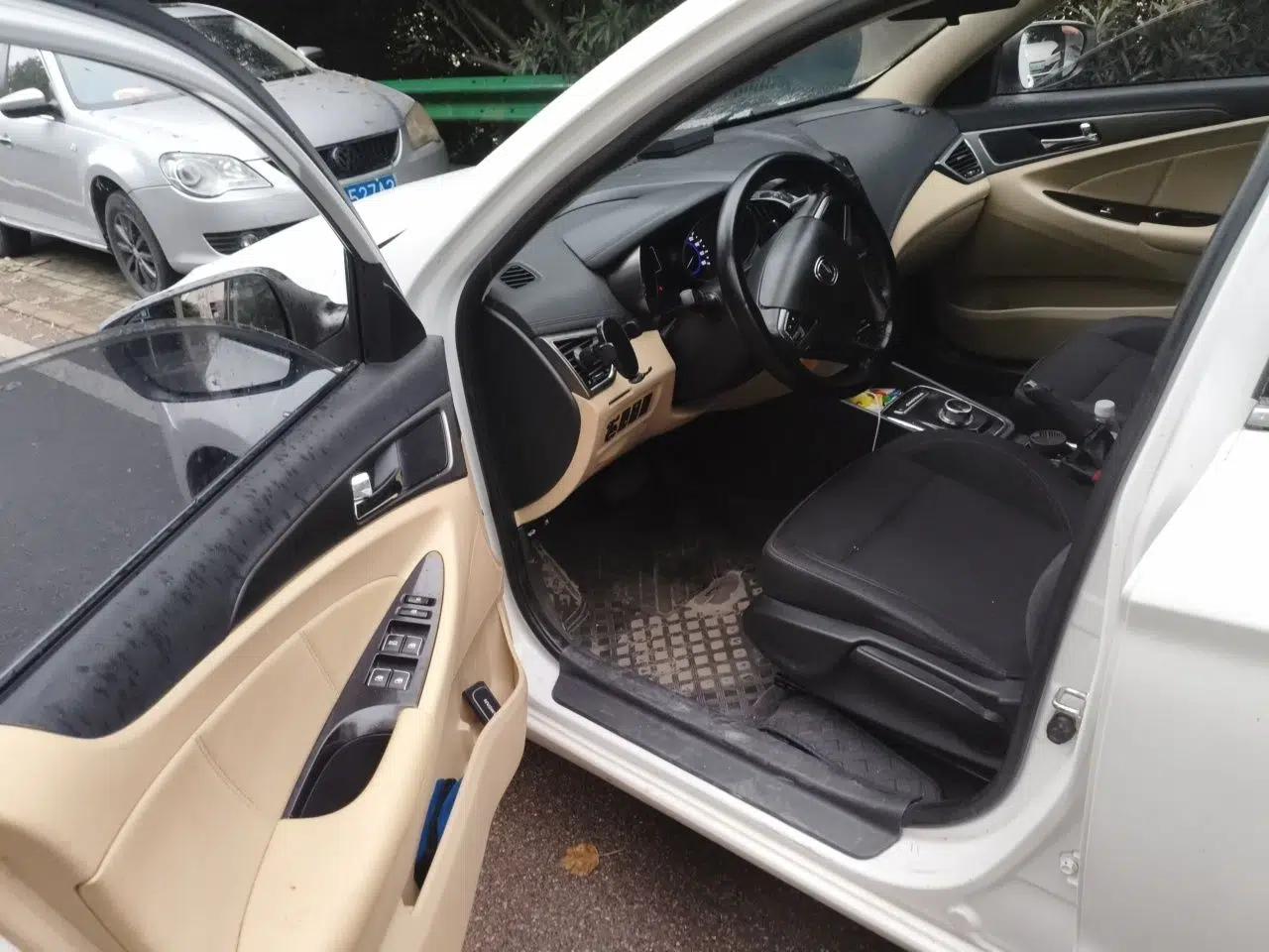 CHANGAN Eado New Energy 2018 EV300 Enjoyment Model — миниатюра 16