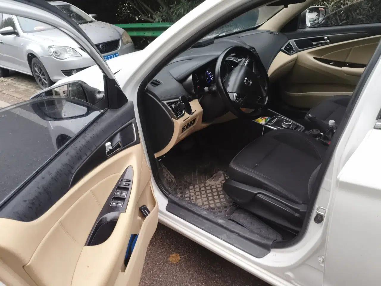 CHANGAN Eado New Energy 2018 EV300 Enjoyment Model — миниатюра 17