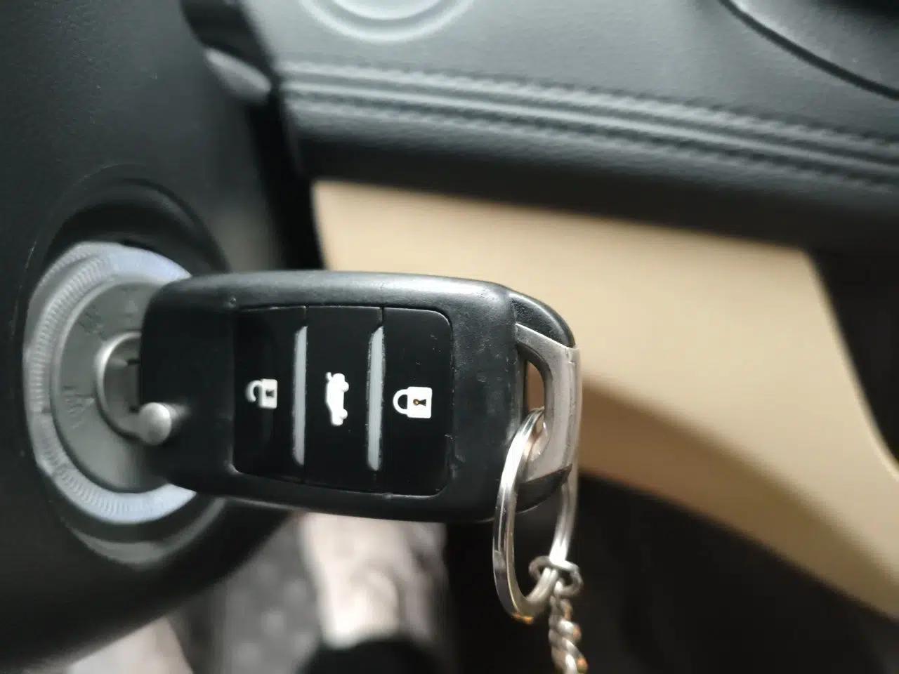 CHANGAN Eado New Energy 2018 EV300 Enjoyment Model — миниатюра 9