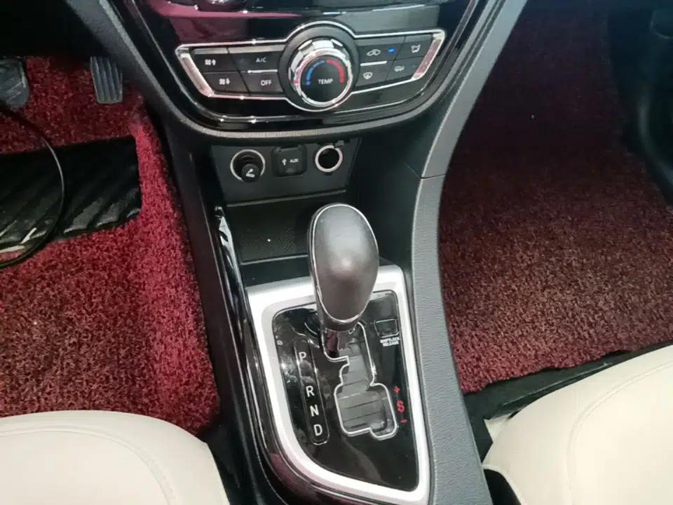 CHANGAN Alsvin V7 2016 1.6L Automatic Enjoyment Model China V Standard — миниатюра 17