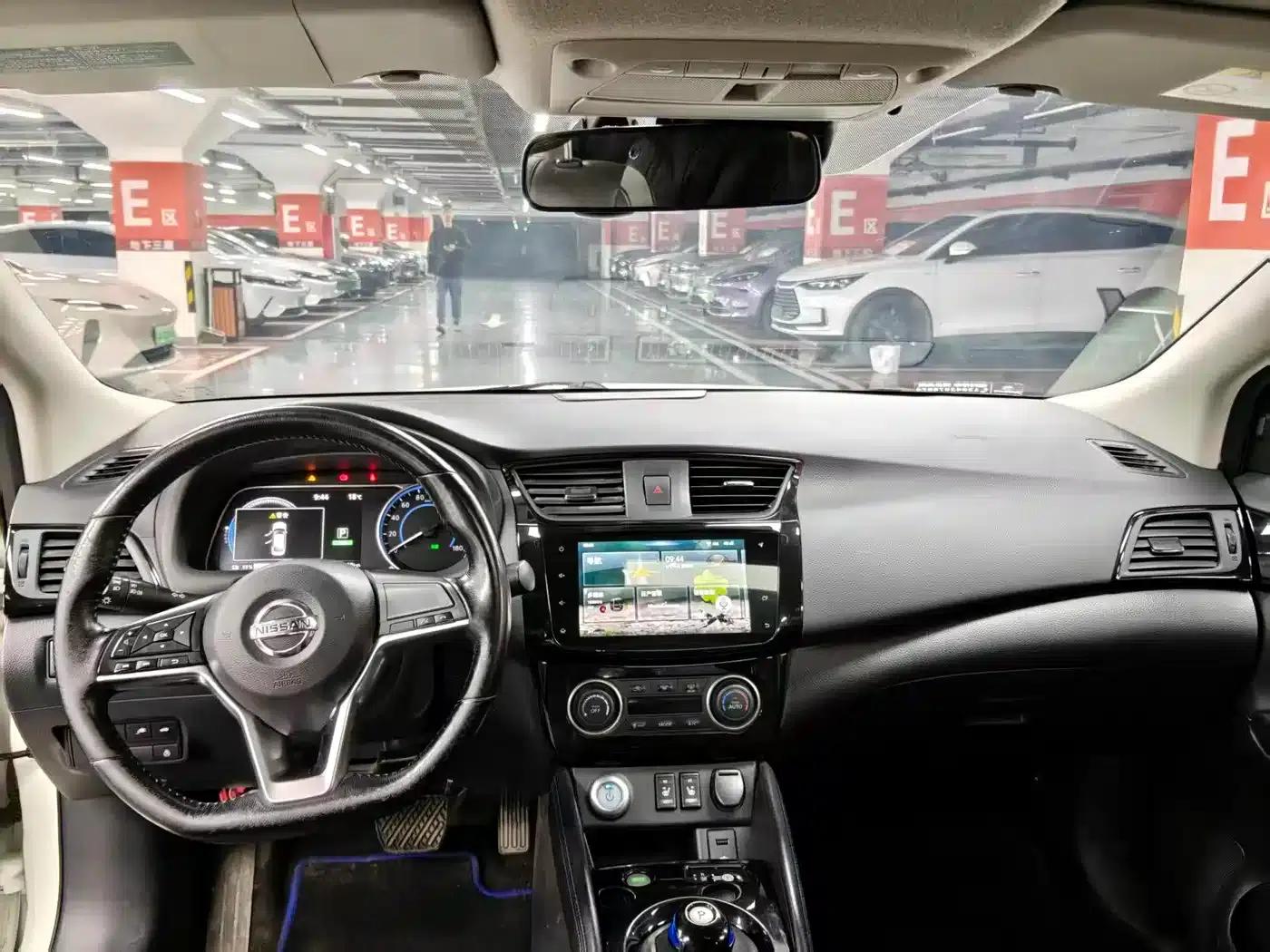 Nissan Sylphy EV 2018 Smart Edition — миниатюра 7