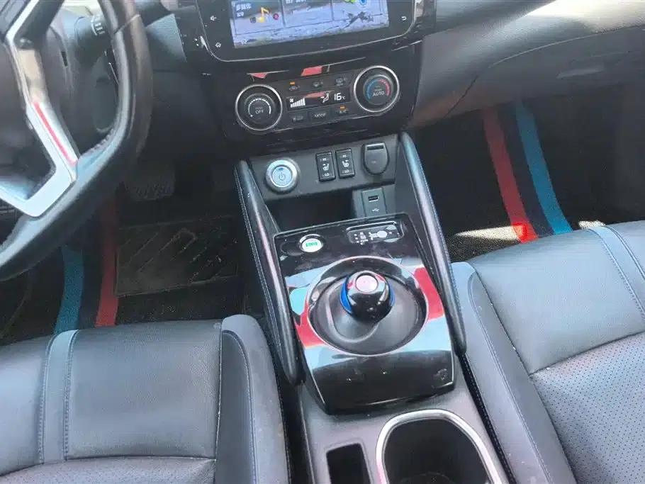 Nissan Sylphy EV 2018 Smart Edition — миниатюра 16